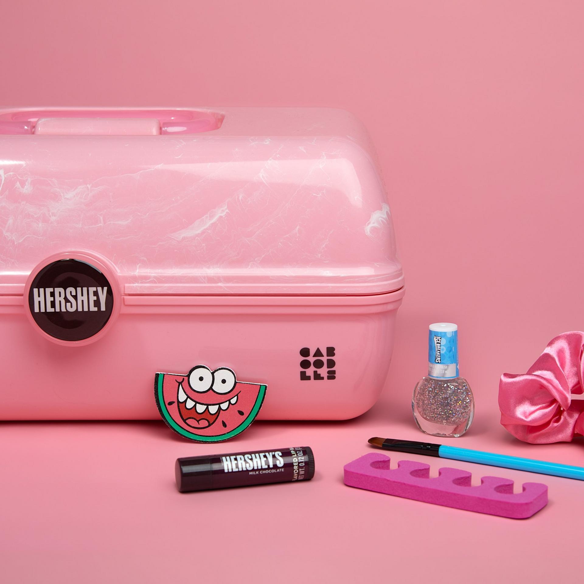On-The-Go Girl™ Hershey® Set | Caboodles®