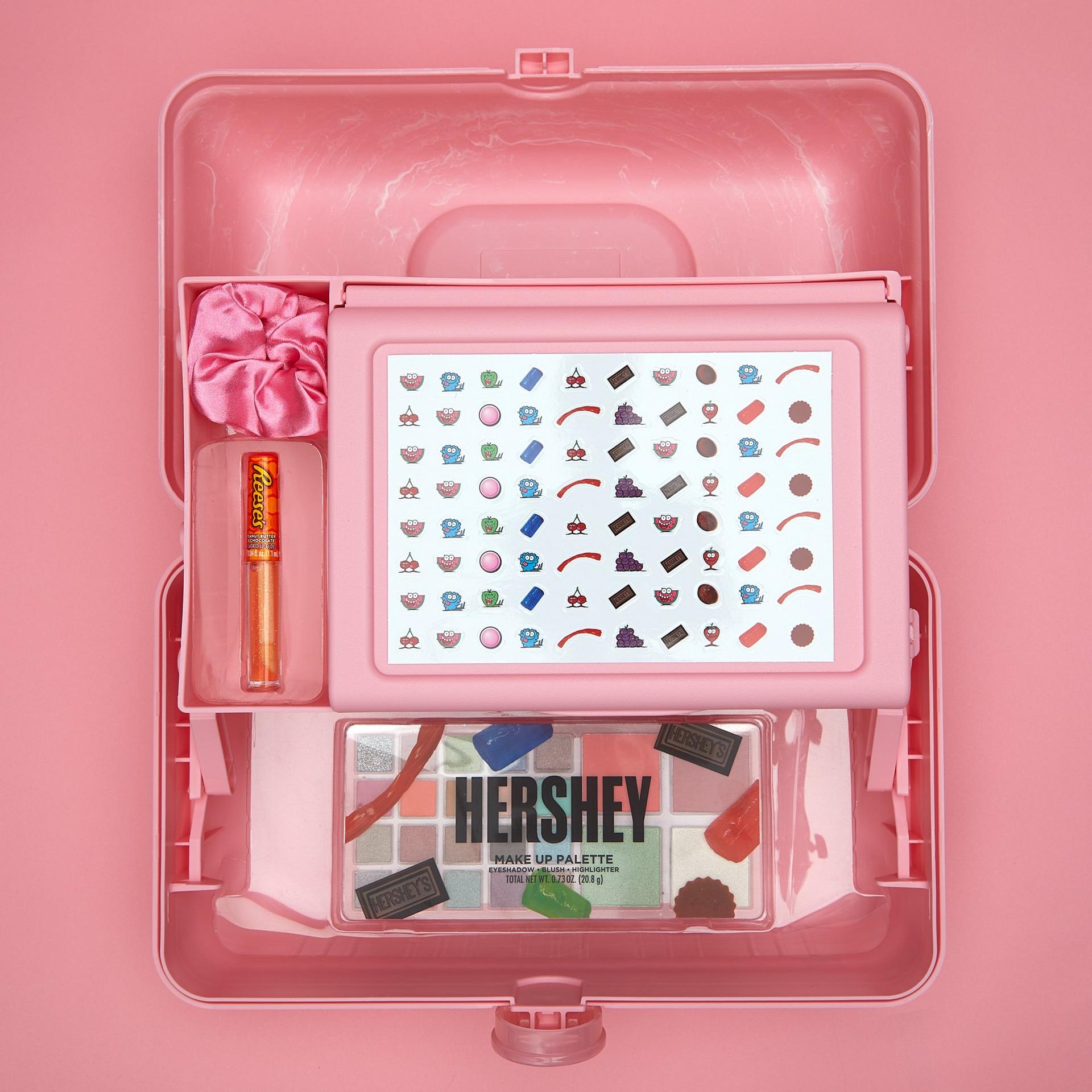 On-The-Go Girl™ Hershey® Set | Caboodles®