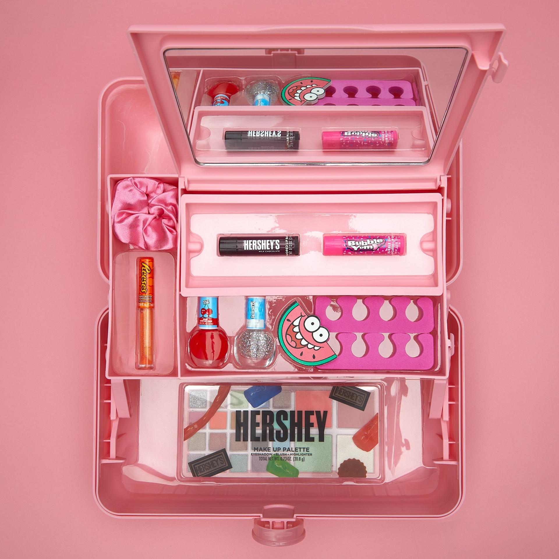 On-The-Go Girl™ Hershey® Set | Caboodles®