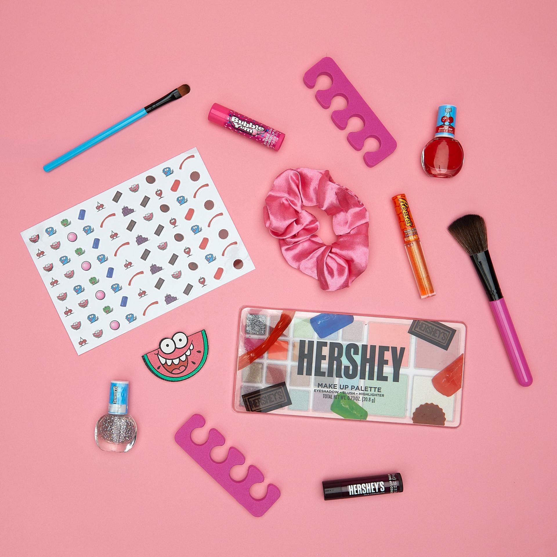 On-The-Go Girl™ Hershey® Set | Caboodles®