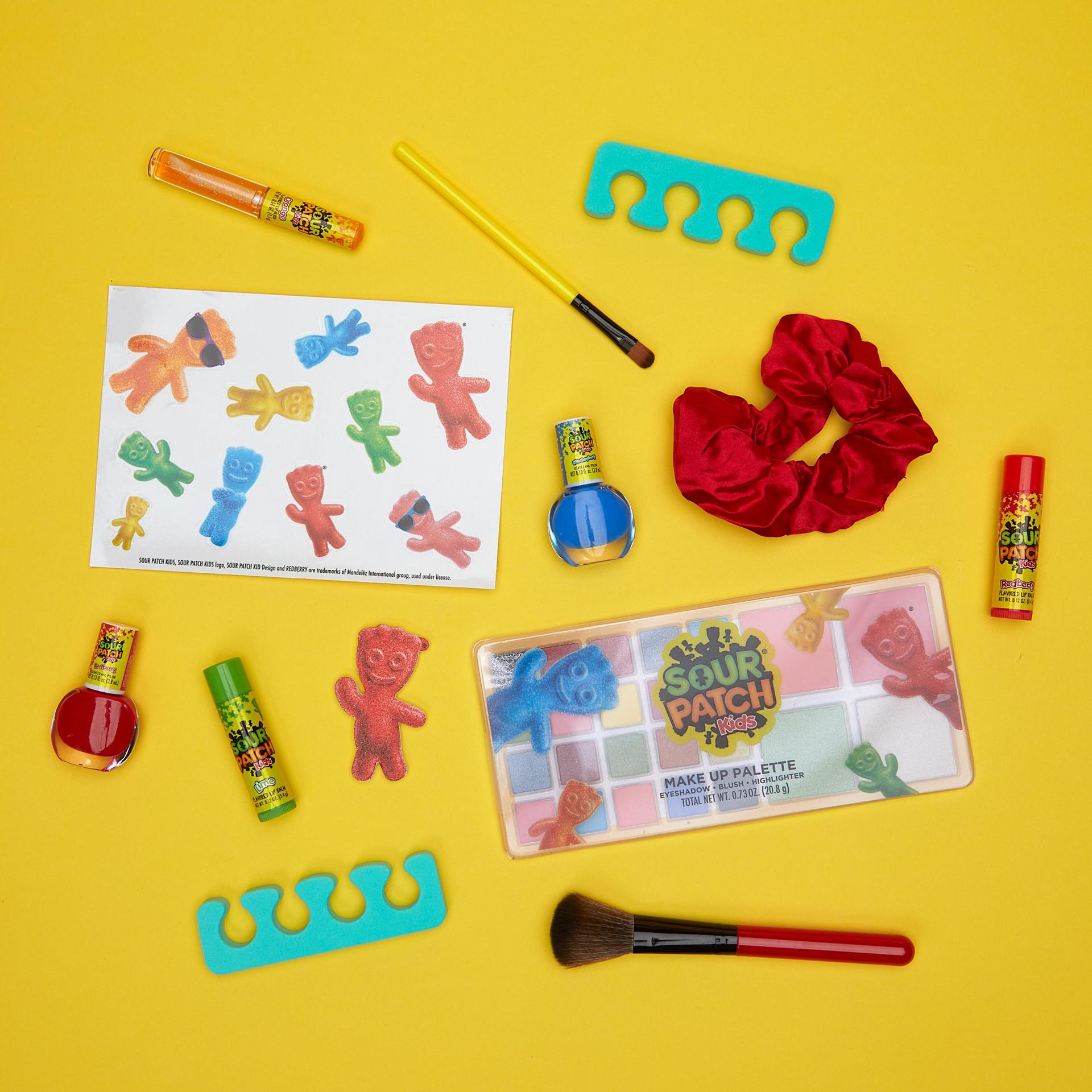 On-The-Go Girl™ + Sour Patch Kids Set | Caboodles®